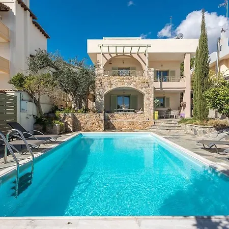 Apartment με πισίνα στην αρτέμιδα