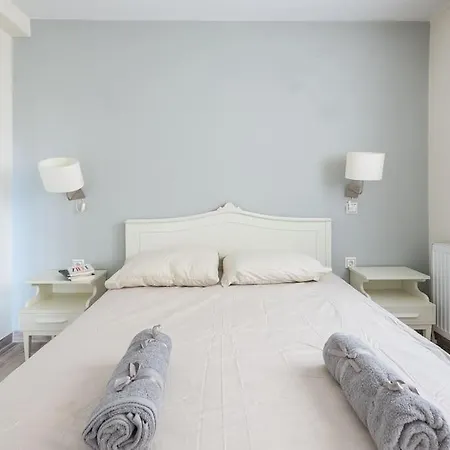 με πισίνα στην αρτέμιδα Apartment